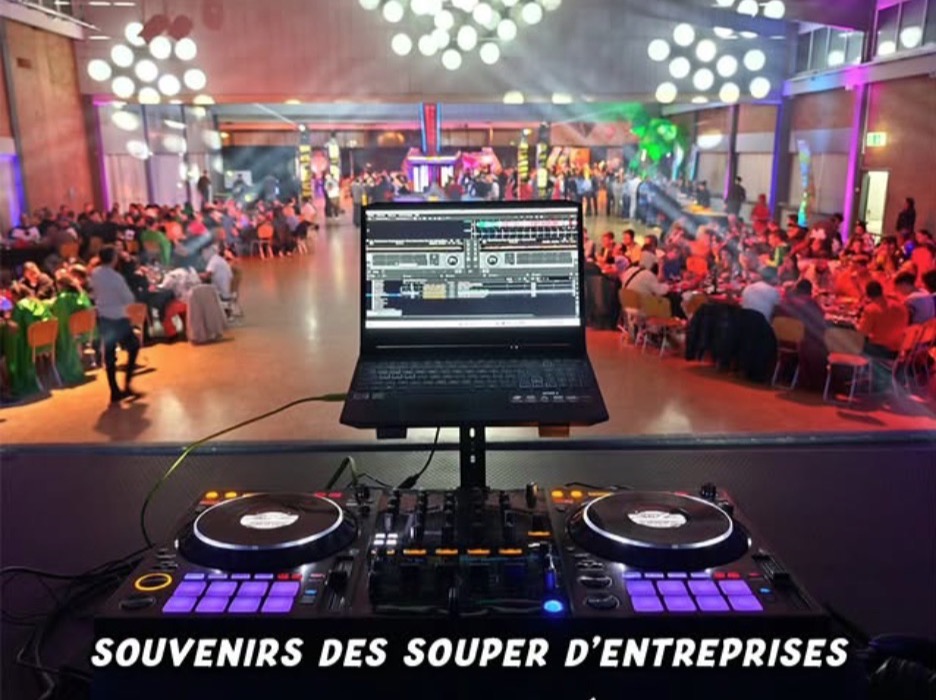 DJ T-Event en prestation avec une boule à facettes et de la sonorisation professionnelle dans le Canton de Vaud